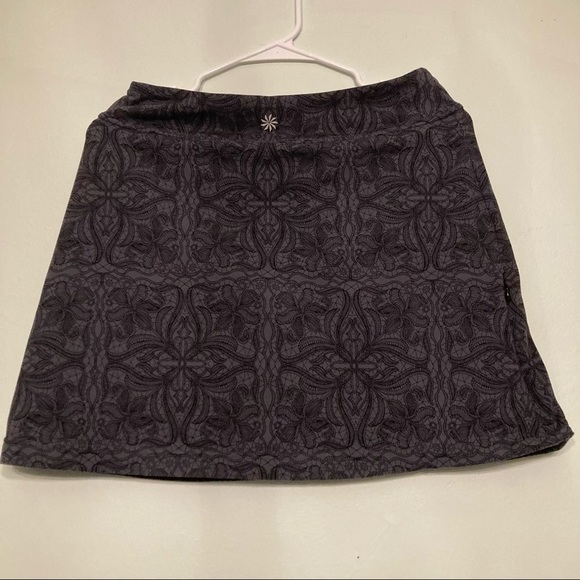 ATHLETA EVERYDAY SKORT SIZE SMALL GRAY/BLACK COLOR - Picture 4 of 12